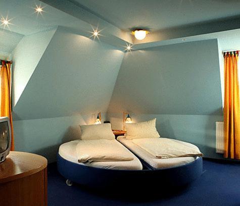Knopf Und Knopf Erlebniswelt Hotel Warthausen Habitación foto